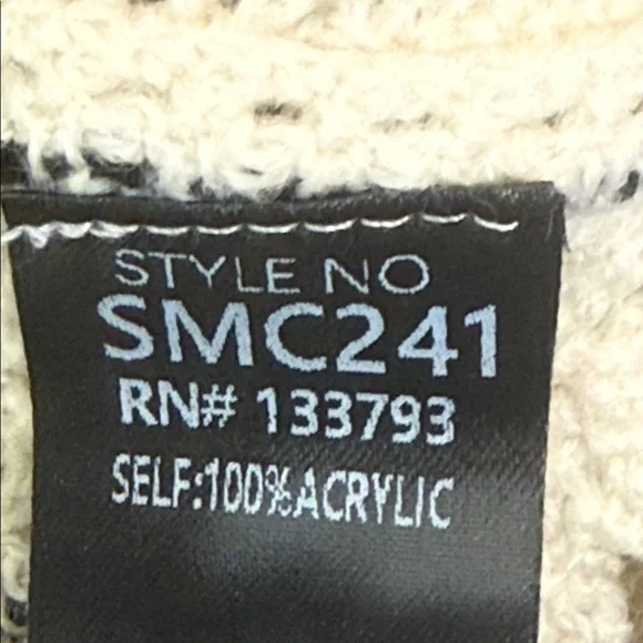 POL Crochet Cropped Cardigan in Cream and Black - Picture 9 of 12